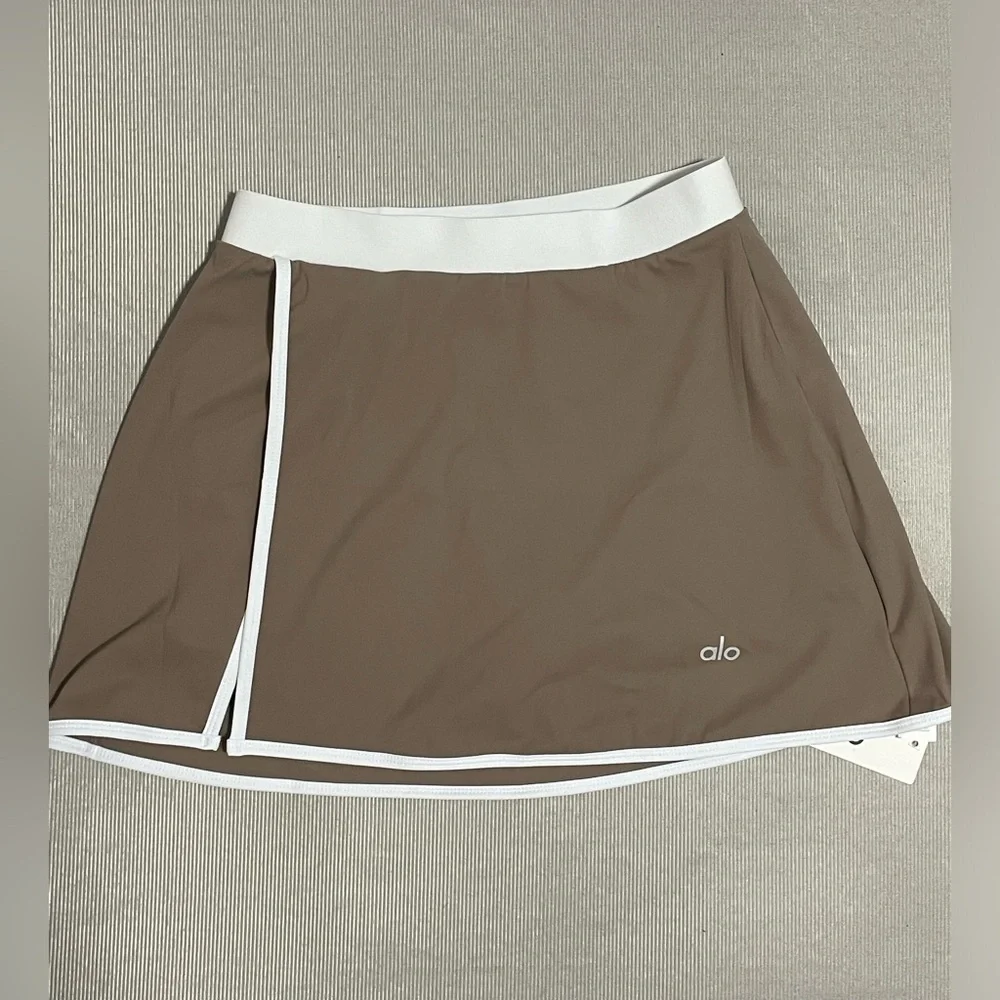ALO Yoga Taupe Two-Piece Skirt Set with White Trim